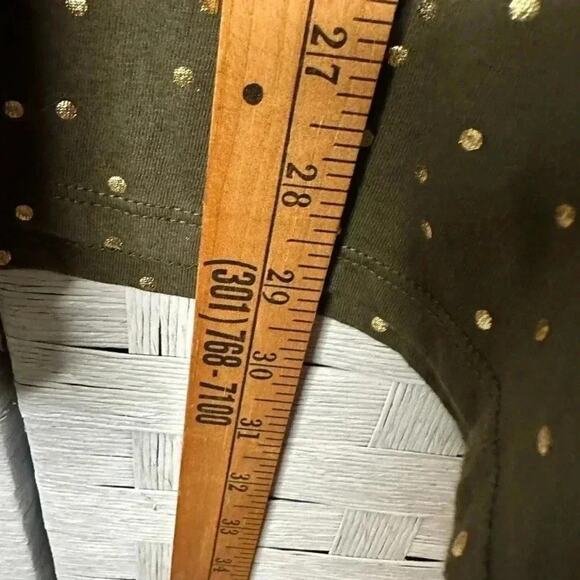 Lane Bryant v-neck, t-shirt, Hunter Green gold polkadots with texture plus size - Picture 6 of 8